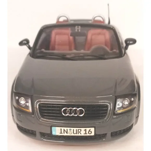 Maisto Audi TT Roadster Diecast 1:18 Scale Hood Trunk Doors Open Gray